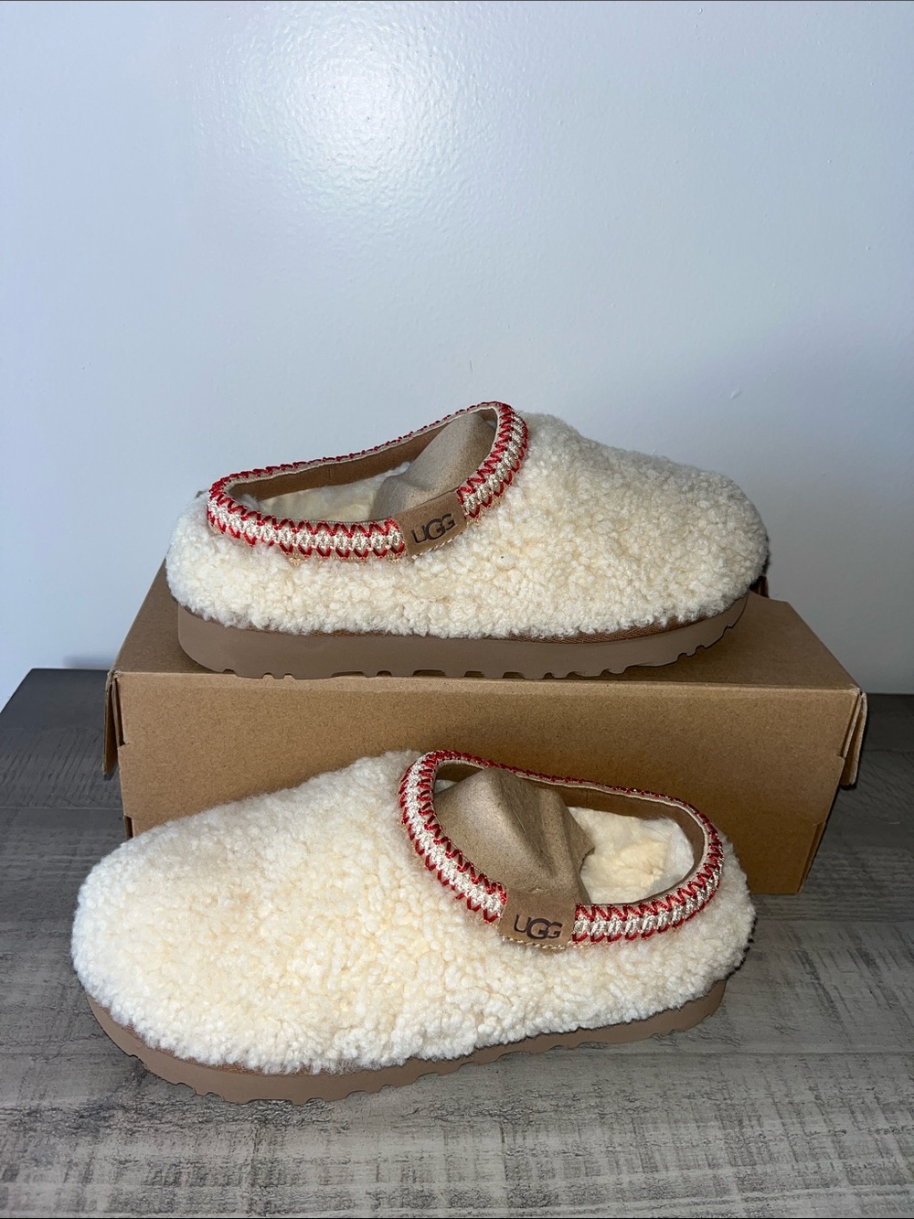 UGG TASMAN MAXI CURLY